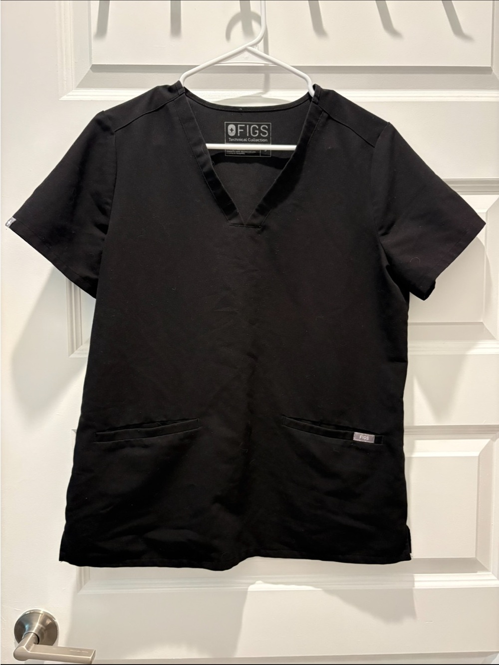 FIGS Black V-Neck Short Sleeve Scrub Top